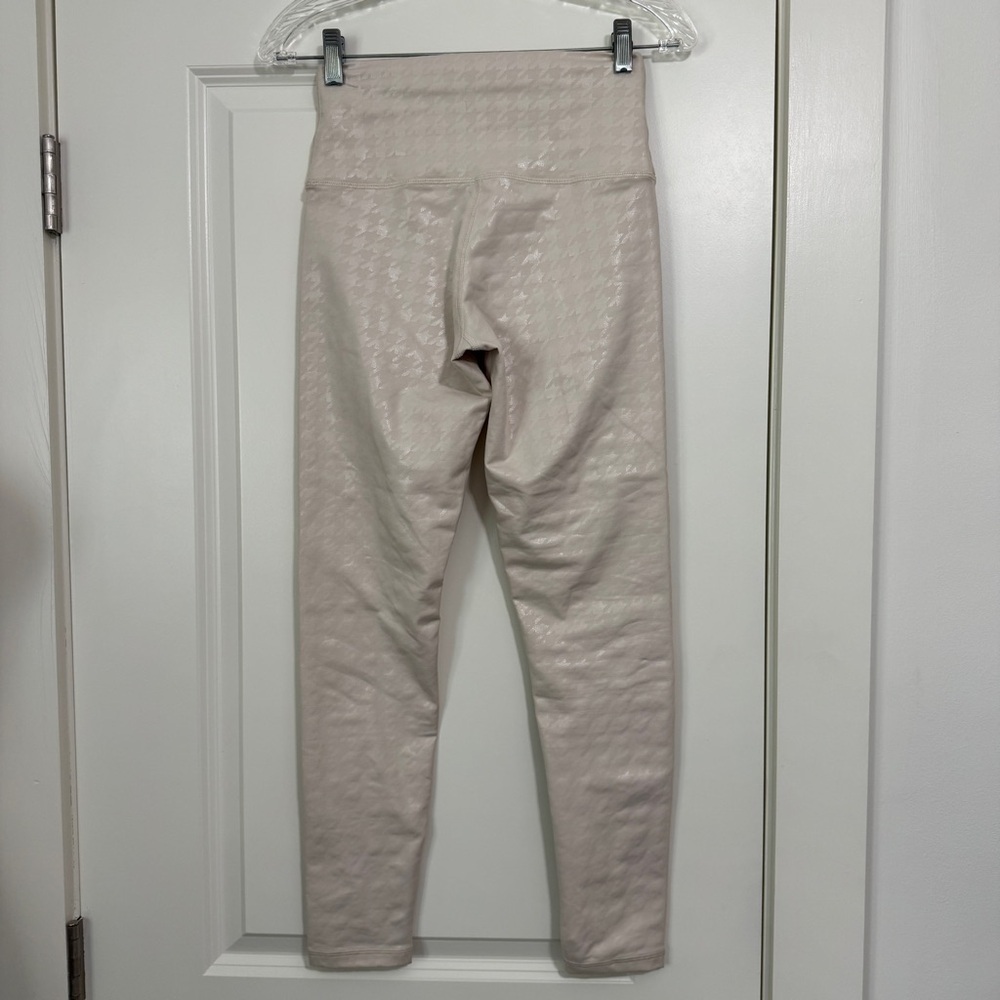 NEW Aerie Offline Medium Cream Houndstooth Ankle Leggings - Picture 4 of 11